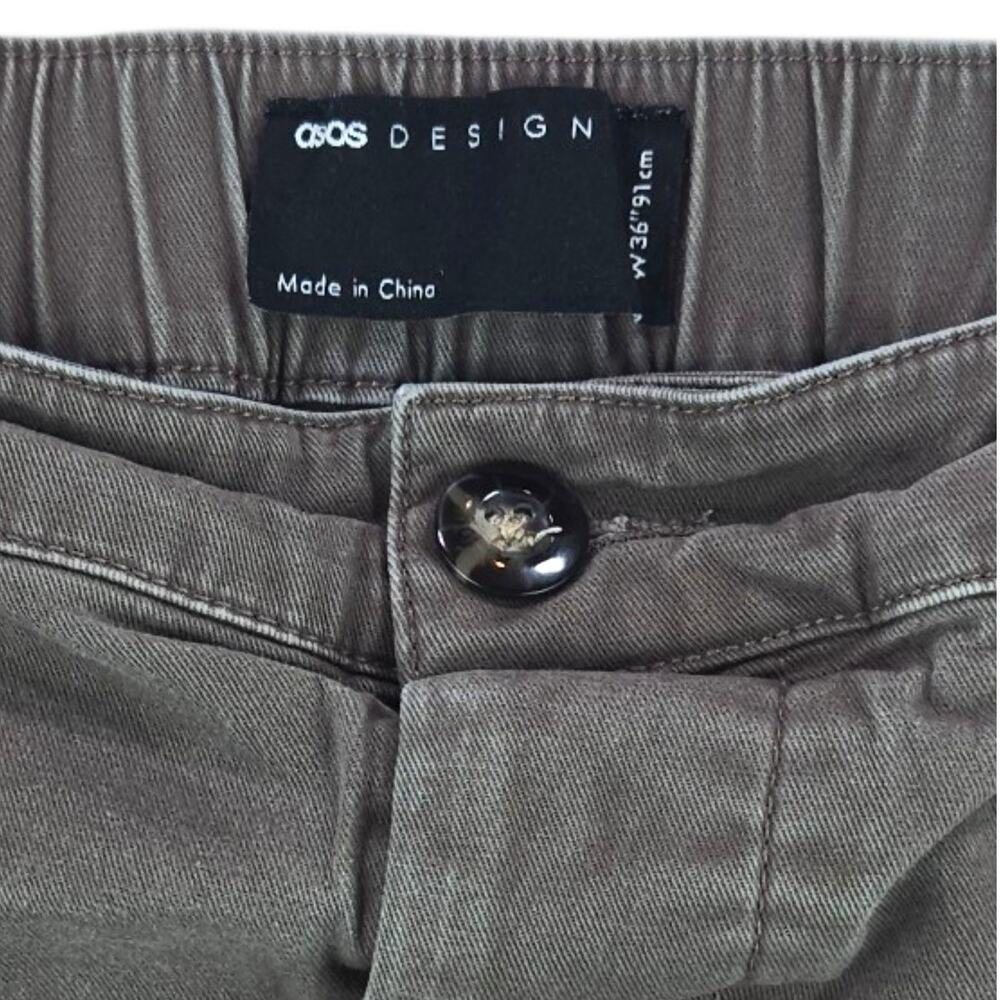 ASOS | 7" Pleated Shorts w/Button Fly & Elastic Waistband | Size 36 - Picture 3 of 4